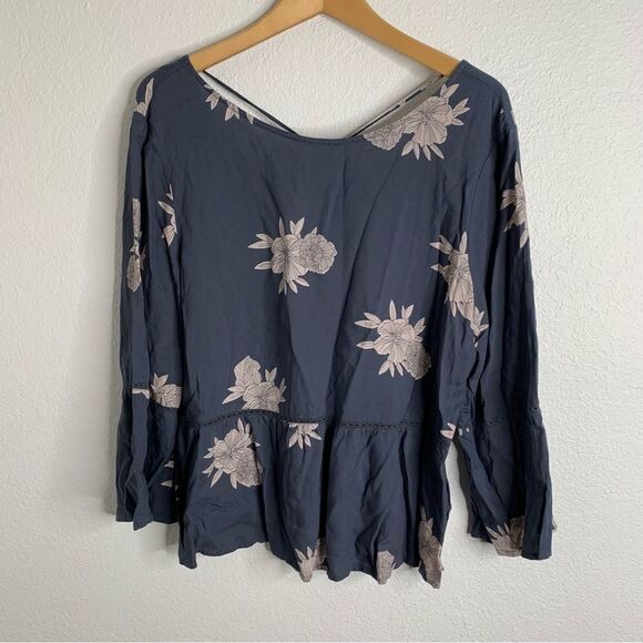 Roxy Gray Floral Two Piece Set Size Large / Extra Large - Picture 3 of 4